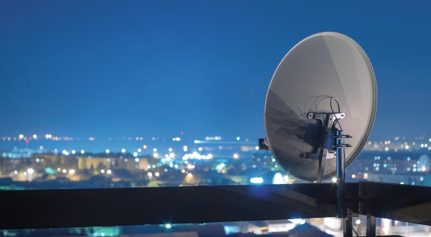 Eine Satellitenschüssel.