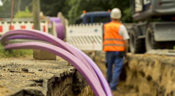 Verlegung von Glasfaserkabeln.